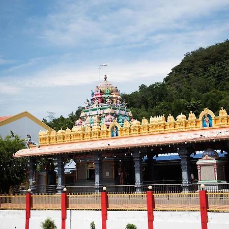 Ostello Motodorm Langkawi Kuah Esterno foto